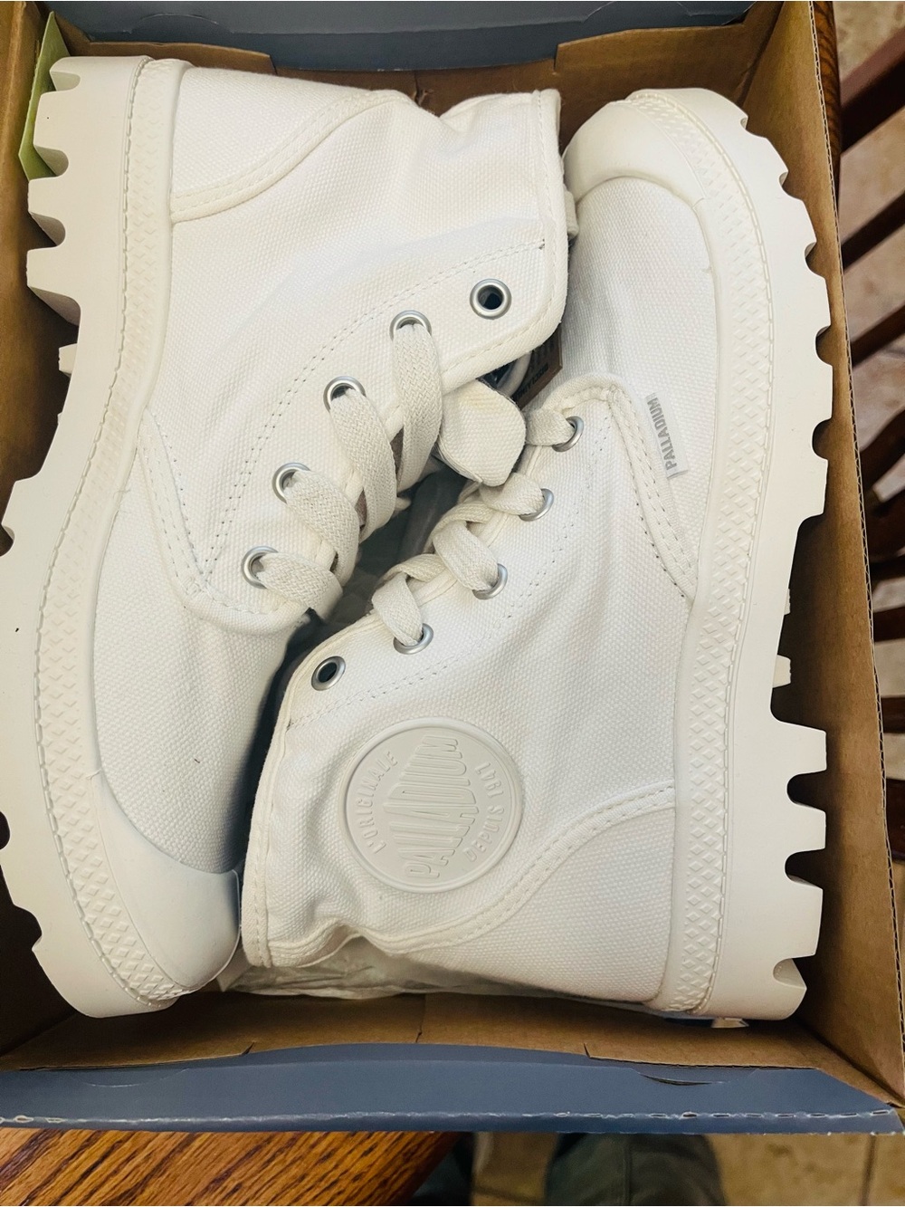 Palladium womens White Canvas High-Top Sneakers